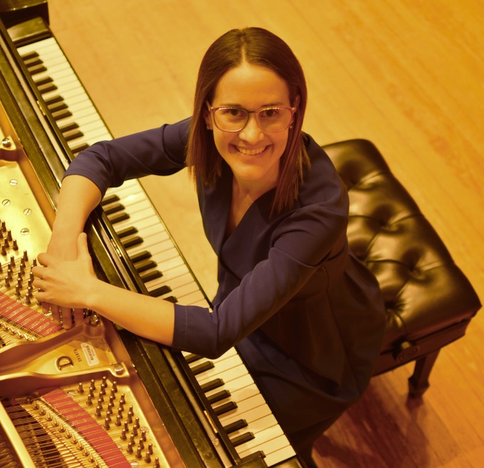 Dr. Carla Salas-Ruiz